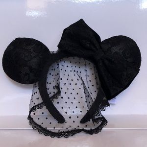 Minnie Mouse ears